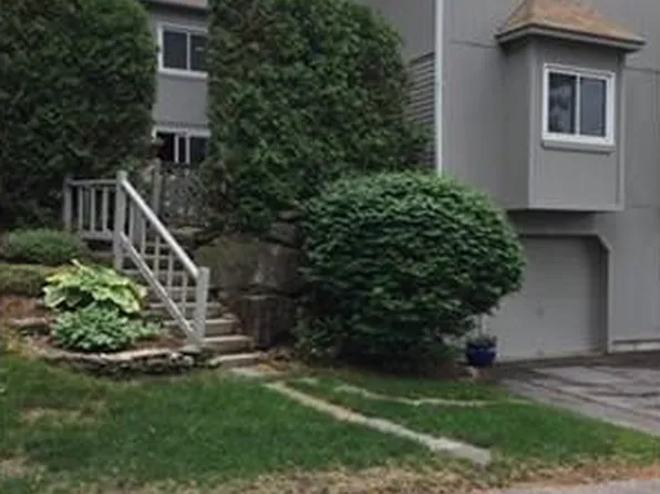 3 Highness Dr, Uxbridge, MA 01569