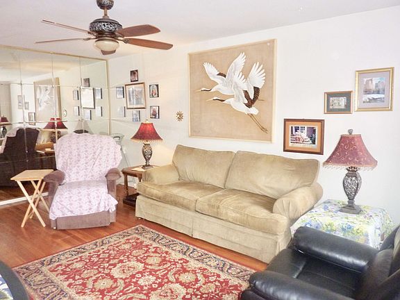 5th image of 298 Poultney St