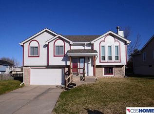 7526 Ernst St, Omaha, NE 68122