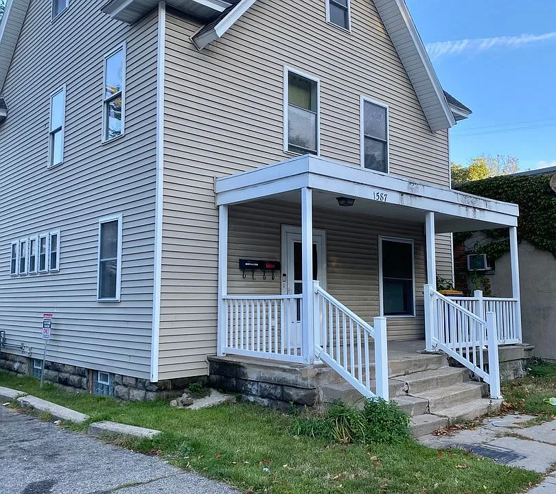 1587 Plainfield Ave NE #3