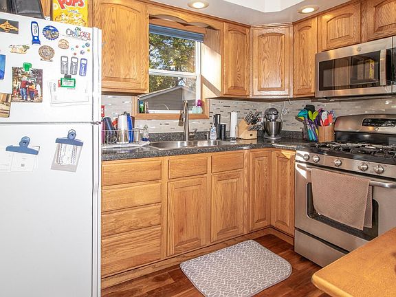 5th image of 915 N 65th St