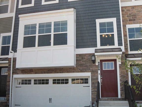 2nd image of 929 Thurston Ln