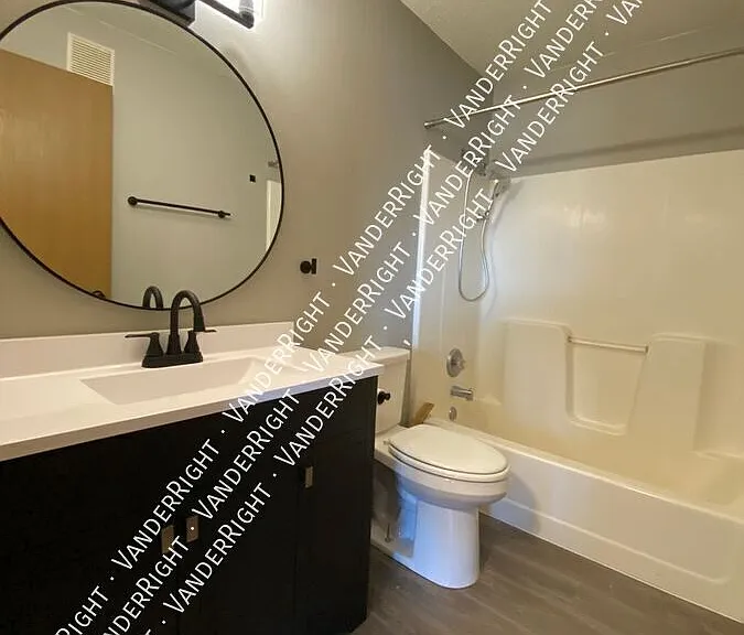 512 E Aspen Blvd #11 — Photo 4