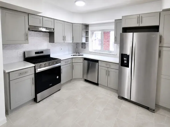 (undisclosed Address), Howard Beach, NY 11414