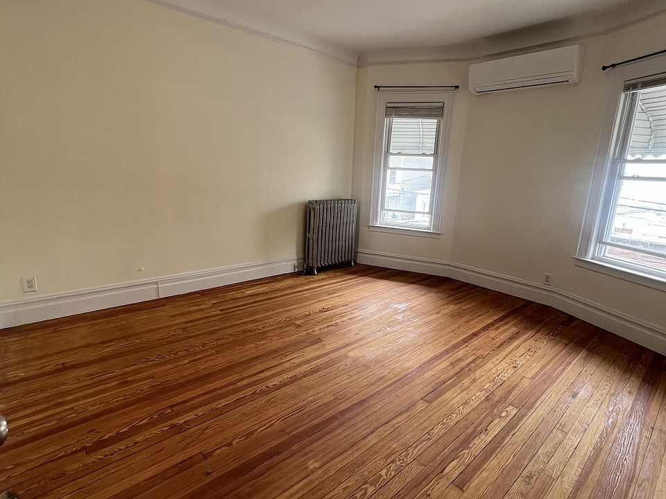 1st image of 2528 Poplar St Floor 2