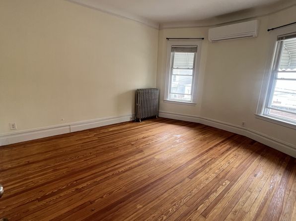 2528 Poplar St Floor 2