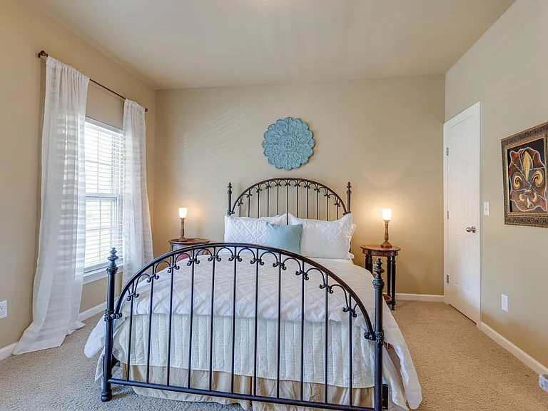 608 Patriot Ln — Photo 29