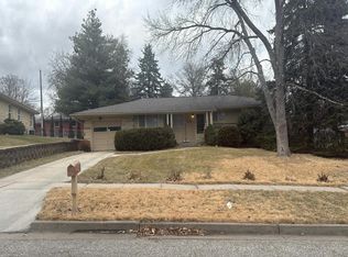 6040 Cullen Dr, Lincoln, NE 68506