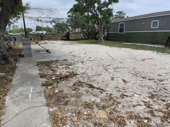 526 Crayton St, Corpus Christi, TX 78418