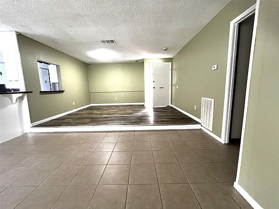 4th image of 731 Seafoam Rd