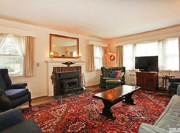 5th image of 10 Forestdale Dr