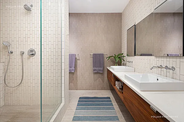 Sold by Poljan Properties Inc. | media 15