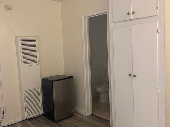 5th image of 3659 Overland Ave APT 4