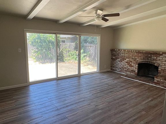 2nd image of 2211 W La Loma Dr