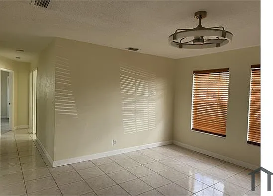 6511 SW 15th Ct — Photo 9