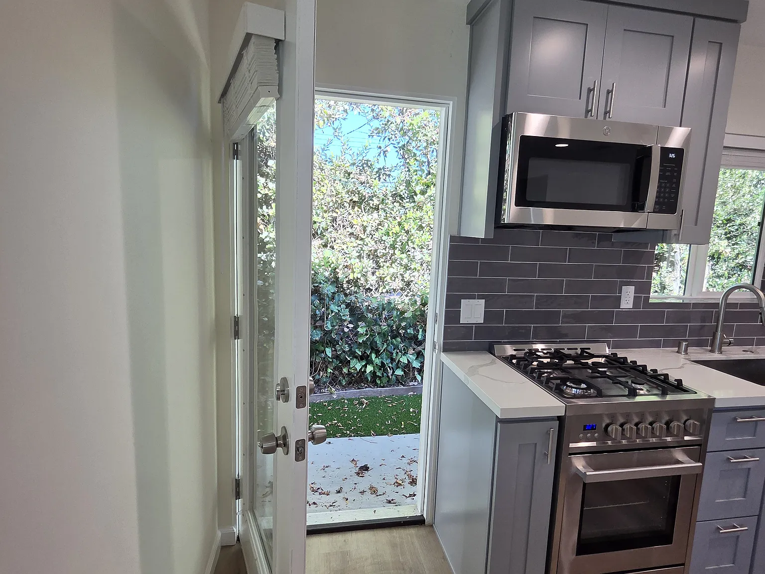 7226 Maynard Ave — Photo 4
