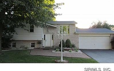 3rd image of 3221 Bluebird Ln
