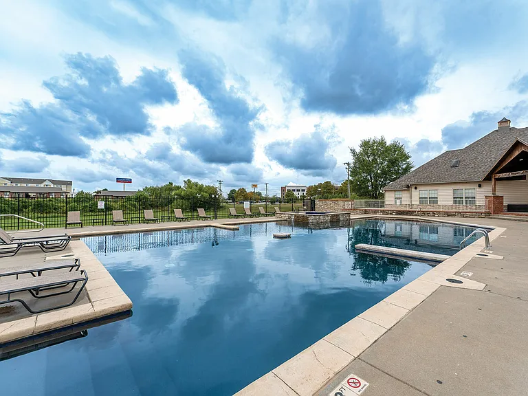 Coryell Courts Apartments — Photo 15