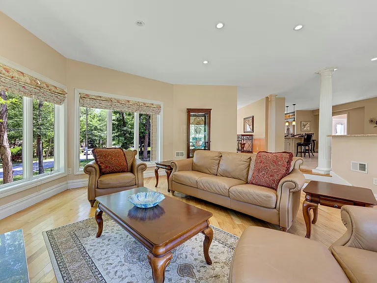 252 Mabel Pl — Photo 21