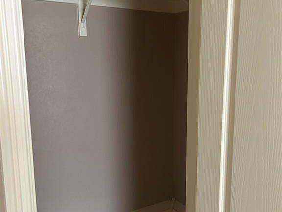 5th image of 1030 W 12th St APT B