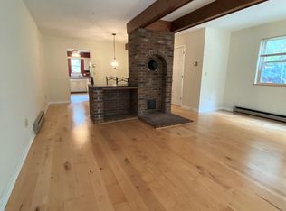 8 Hideaway Ln, Williston, VT 05495