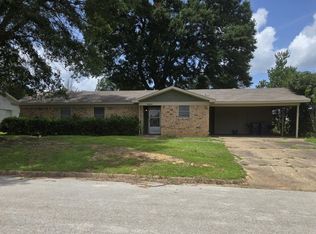 1522 Young St, Henderson, TX 75654