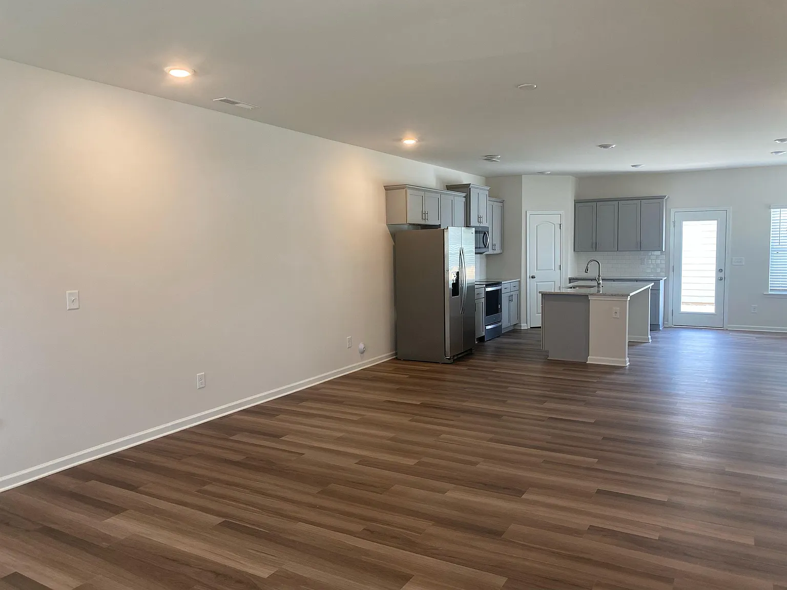 302 Sagecroft Ln — Photo 3