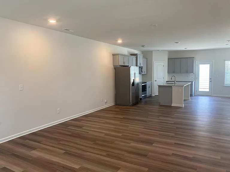 302 Sagecroft Ln — Photo 3