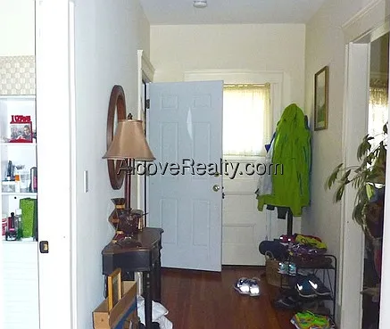 4 bed, 1.0 bath, $4,100 — Photo 4