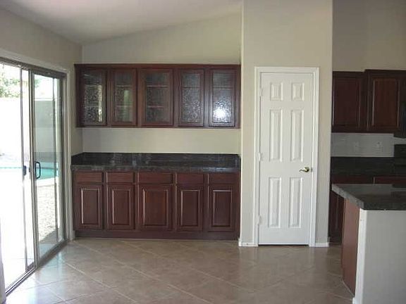 3rd image of 4084 E Stratford Pl
