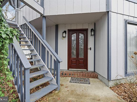 5th image of 16 Snead Ct