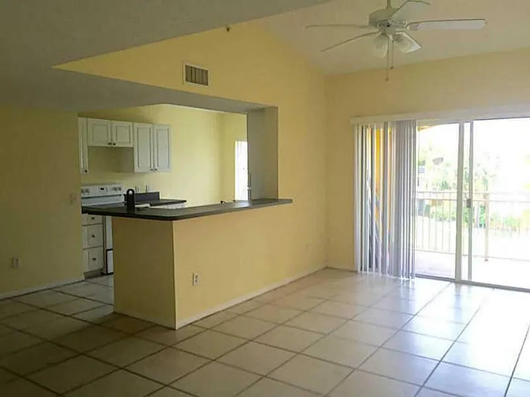 9645 NW 1st Ct #1309 — Photo 5