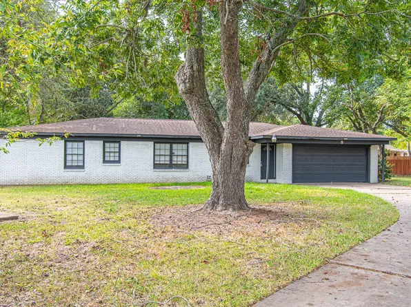 8 Coronado Cir, La Marque, TX 77568