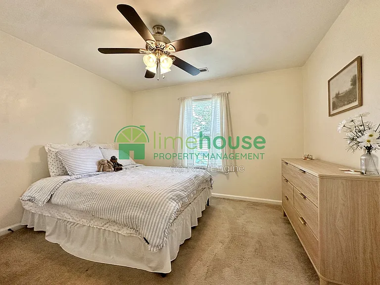 5 Baywood Ln — Photo 12