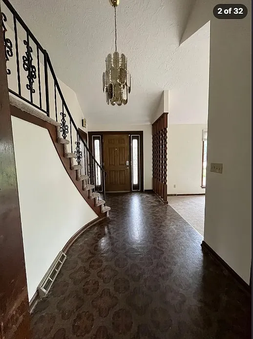 4 bed, 2320 sqft, $2,300 — Photo 2