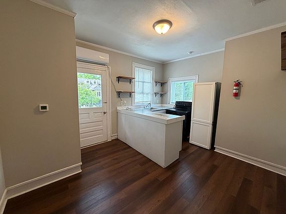 3rd image of 113 Hillside Ave #4