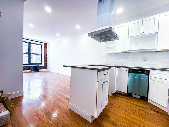 2nd image of 3701 30th Ave APT 2