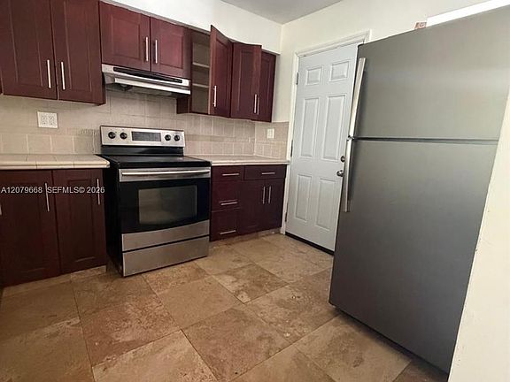 2nd image of 1400 NE 191st St APT 310