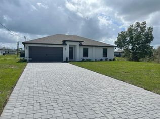 863 Winwood Cir, Fort Myers, FL 33913