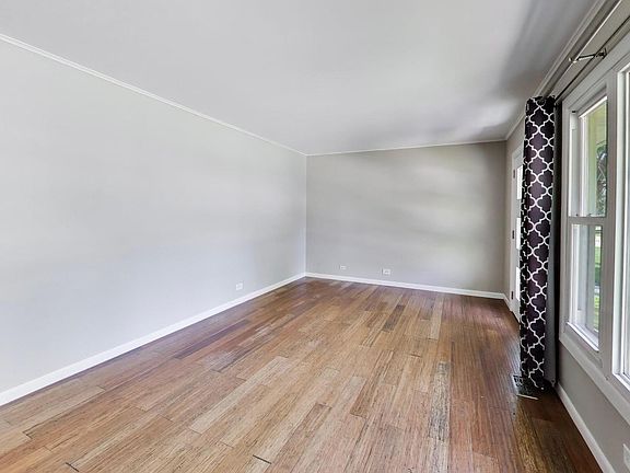 3rd image of 607 N Edgewood Ave