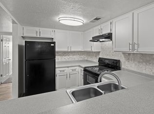 VILLA LA CHARLES, Albuquerque, NM 87111
