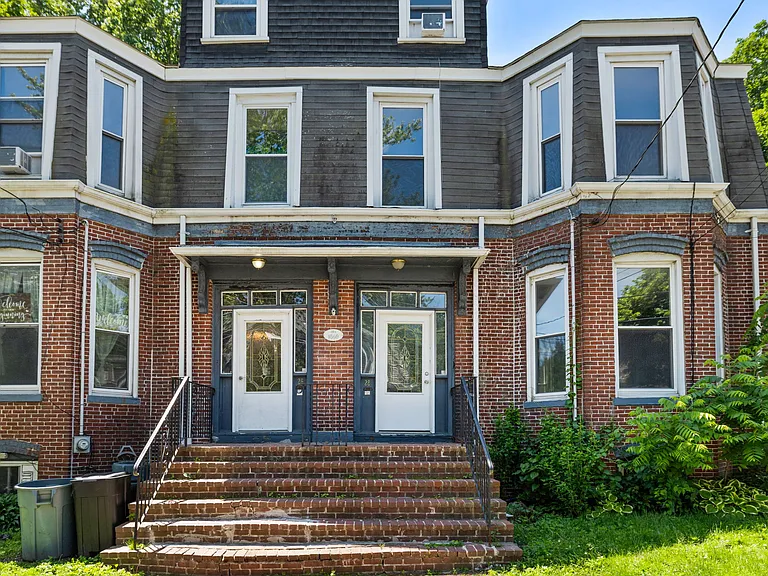 28 Newton St — Photo 16