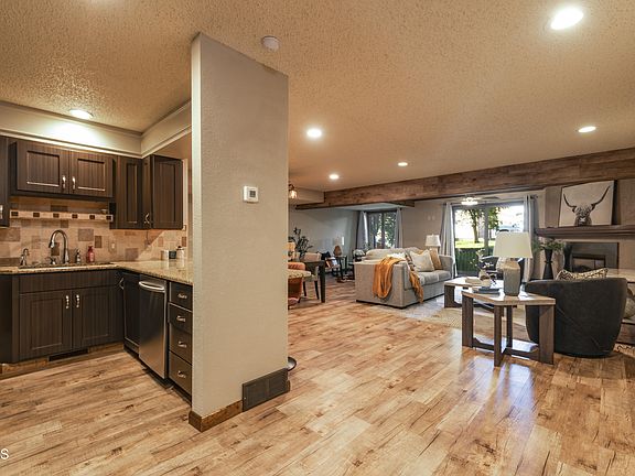 5th image of 416 N 1st St