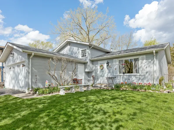 1412 Washington St, Lake In The Hills, IL 60156