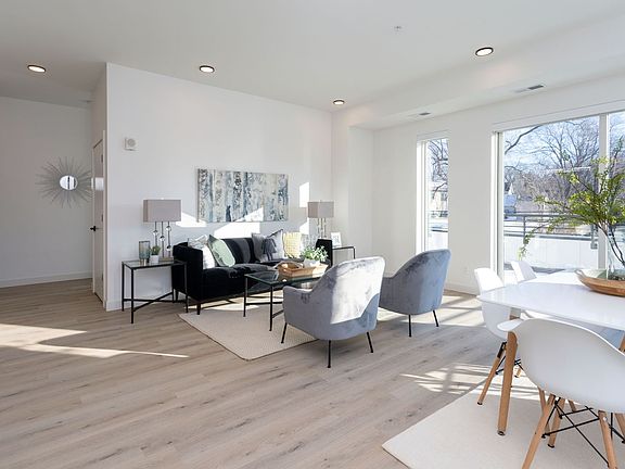 5th image of 1428 Marshall St NE #495