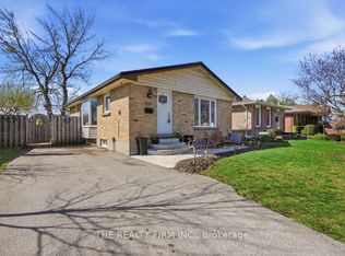 923 Willow Ln, London, ON N6E 1H4