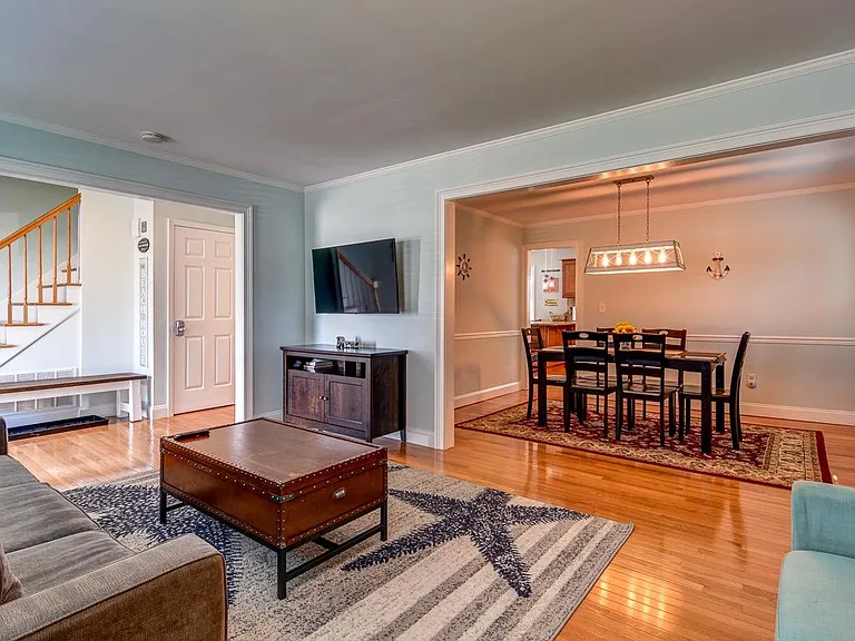 208 New York Ave — Photo 17