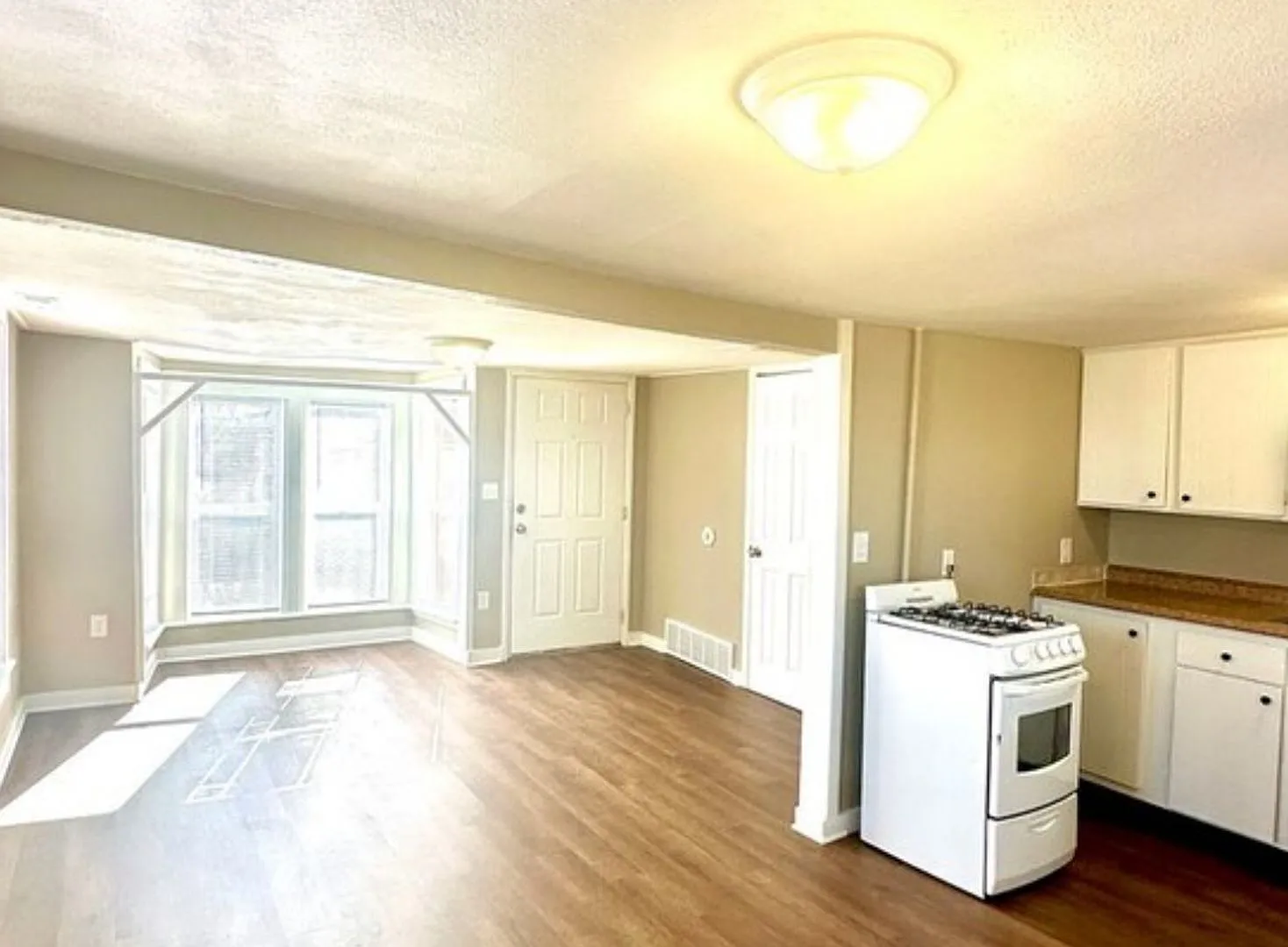 910 Sahwatch St — Photo 4