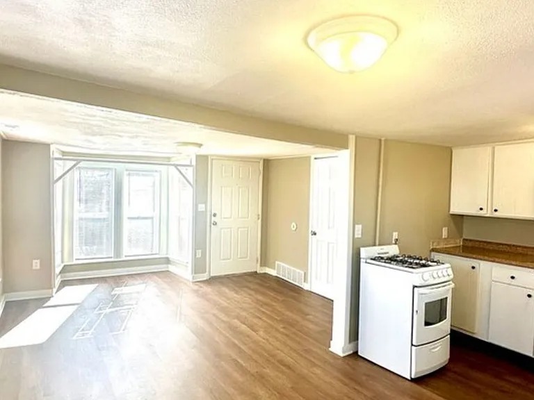 910 Sahwatch St — Photo 4