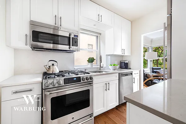 Sold by Warburg | media 11